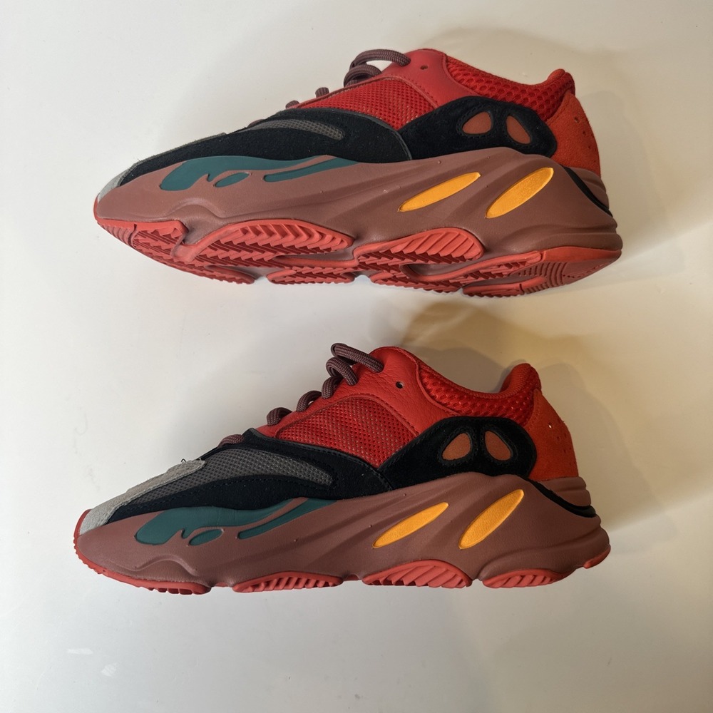 Size 5.5 - Women's Adidas Yeezy Boost 700 'High-Res Red' - Picture 3 of 16